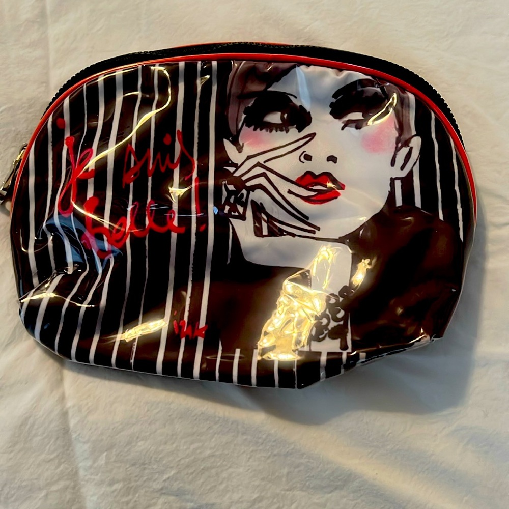 IZAK MAKEUP BAG EUC